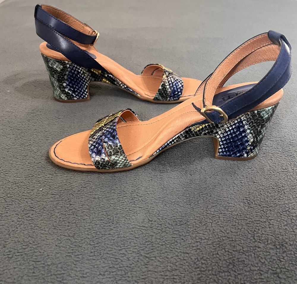 Born Sandals Womens Sz 8M Blue Yellow Leather Snakeskin Block Heel Coastal NWT